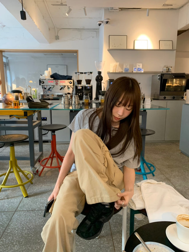 側露肩修腰休閒感上衣