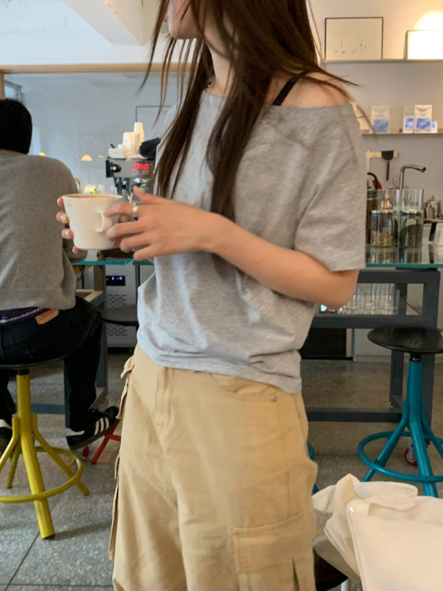 側露肩修腰休閒感上衣