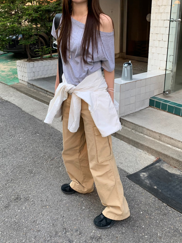 側露肩修腰休閒感上衣