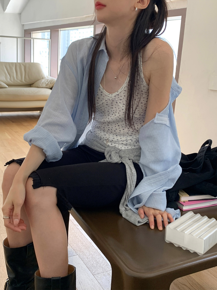 微透膚暗條紋寬鬆襯衫