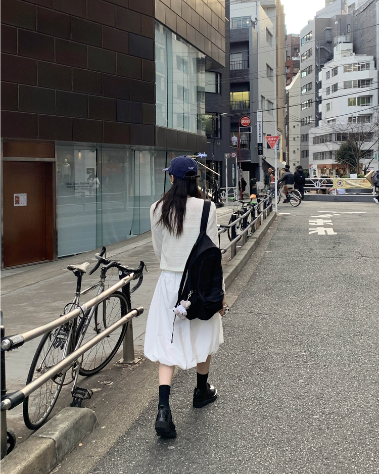 蕾絲縷空花紋細節排鈕上衣