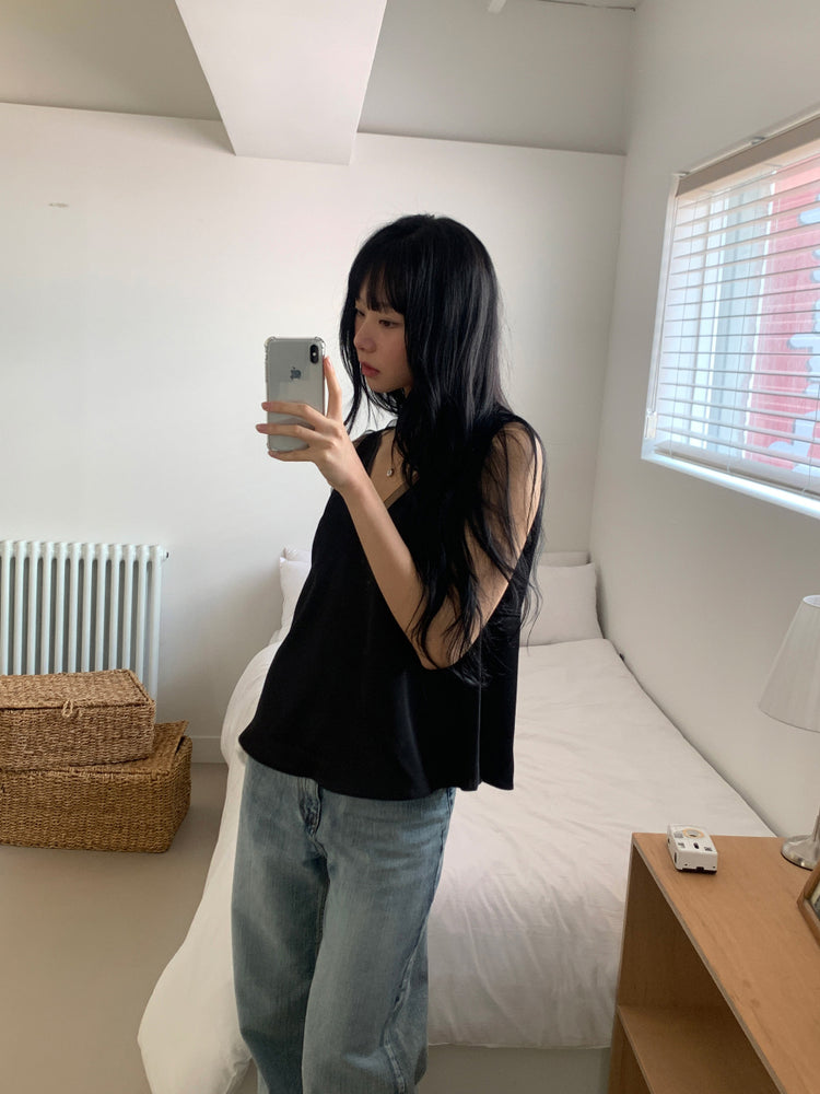 透紗邊細節V領上衣