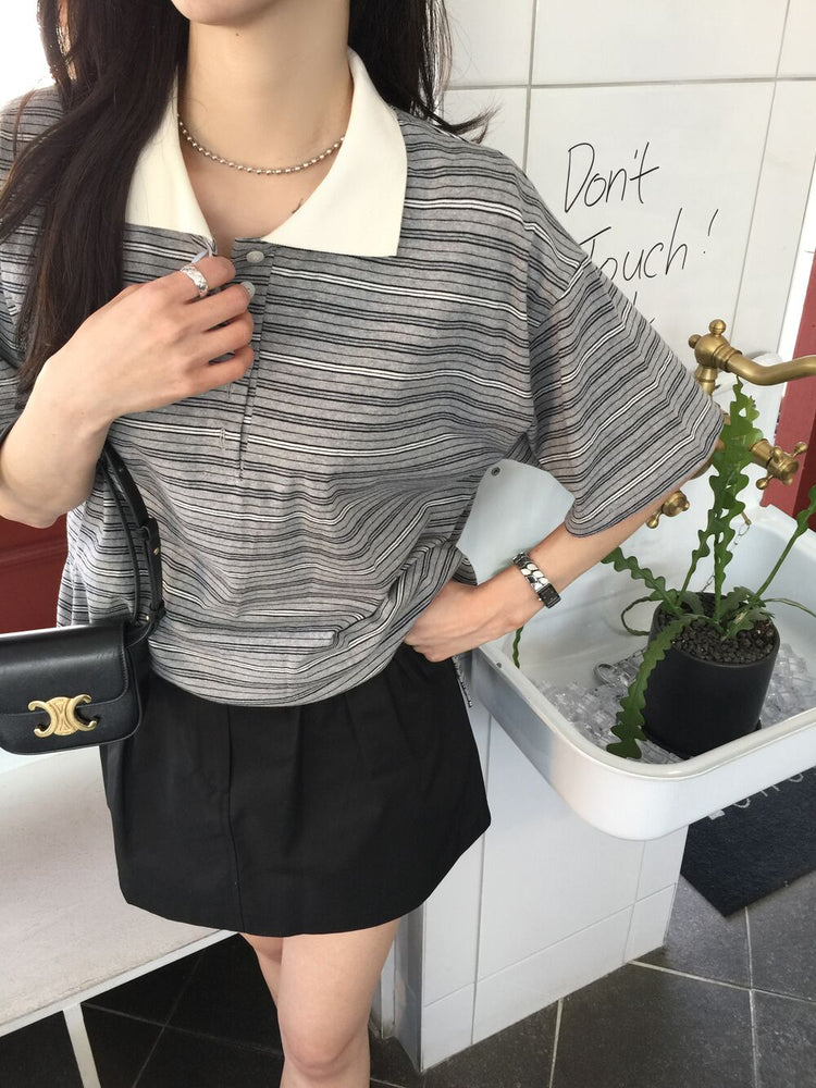 Polo領撞色條紋細節休閒上衣