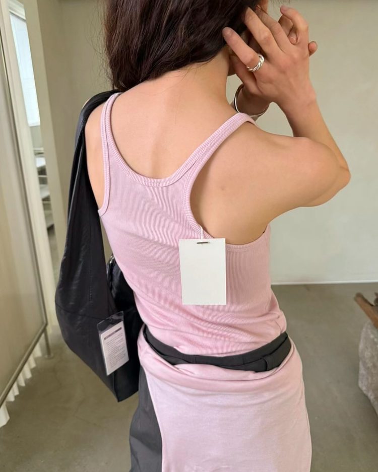 高質美色削肩挖背細節背心