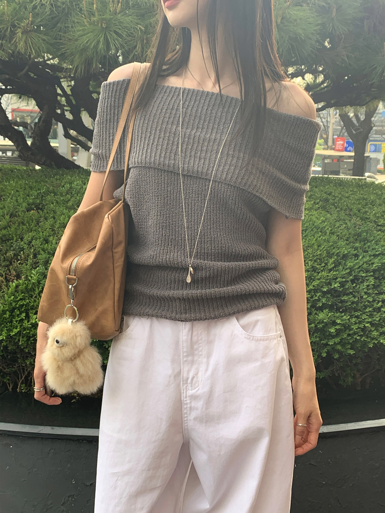 美肩反折細節針織上衣