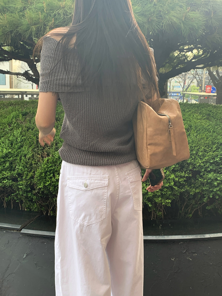 美肩反折細節針織上衣