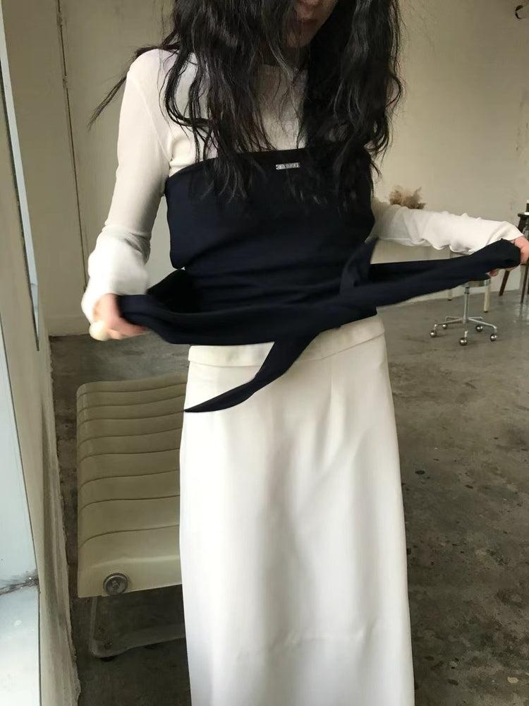 金屬扣綁帶細節平口上衣