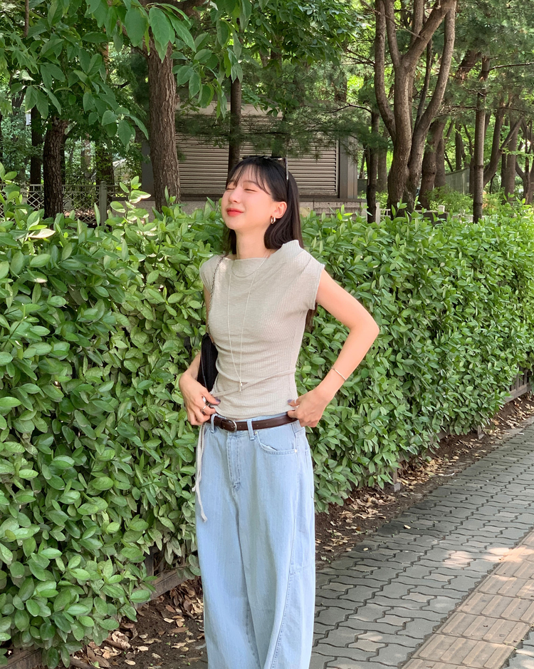 美肩抓皺綁帶細節上衣