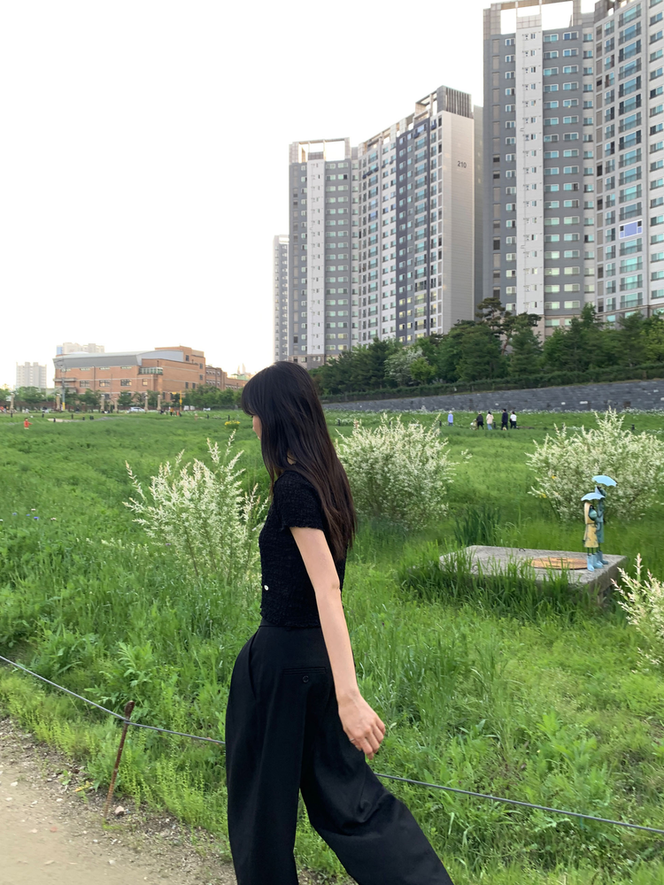 微透膚皺皺質感上衣