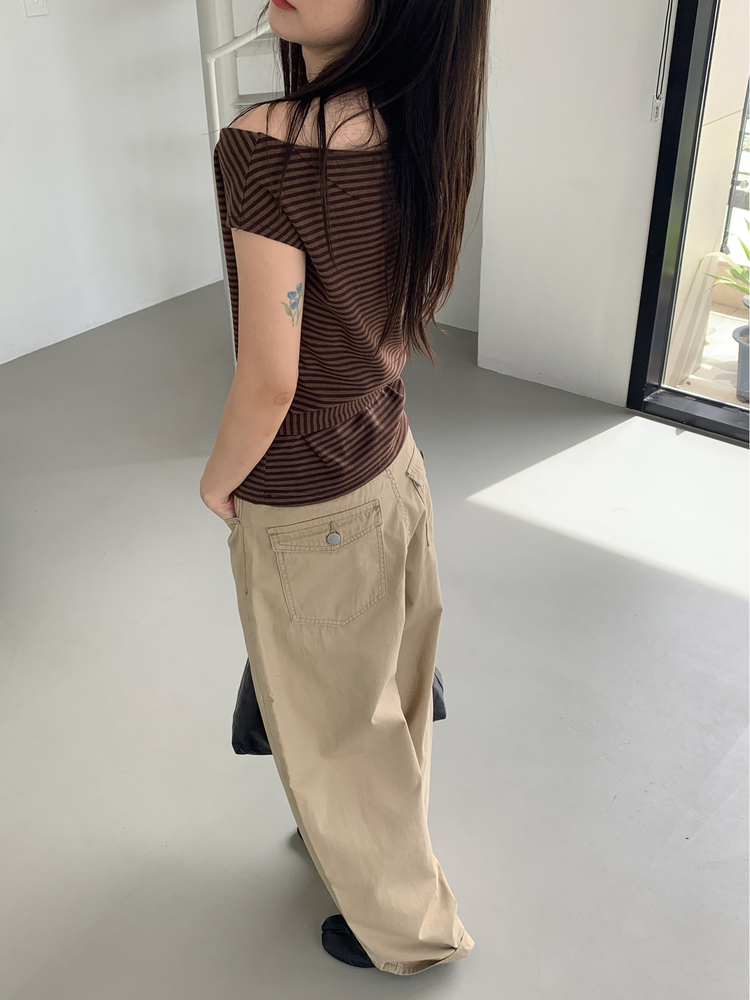 美肩條紋綁帶細節上衣