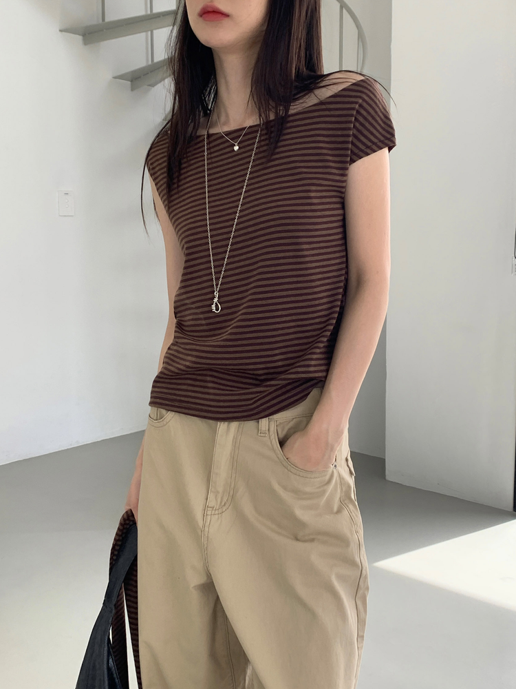美肩條紋綁帶細節上衣