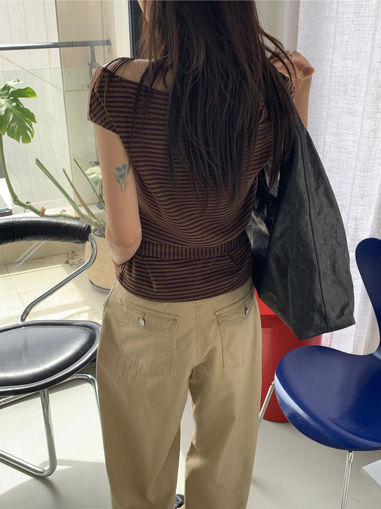 美肩條紋綁帶細節上衣