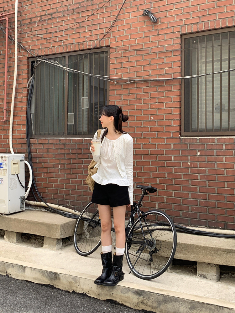 花花暗紋理抓皺細節上衣