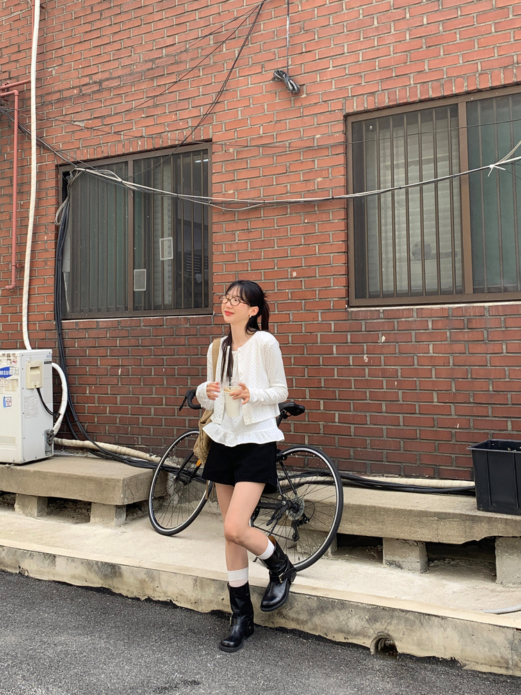 花花暗紋理抓皺細節上衣