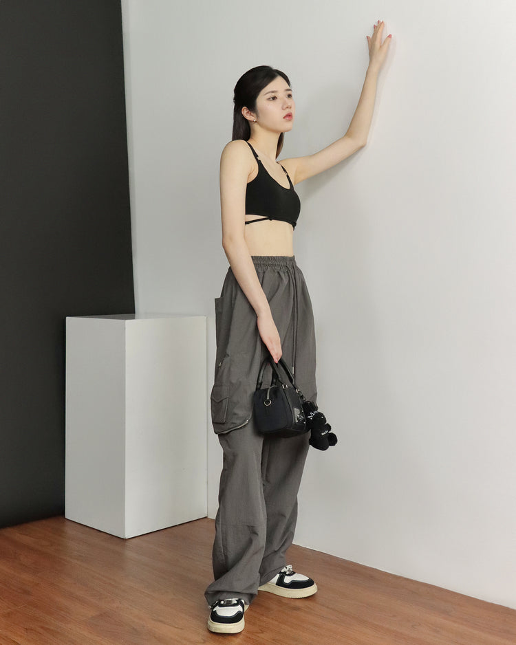 (現)金屬扣縷空設計感bra top-黑色