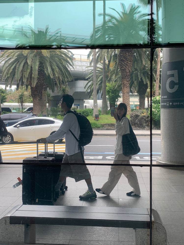 微透U領修腰上衣