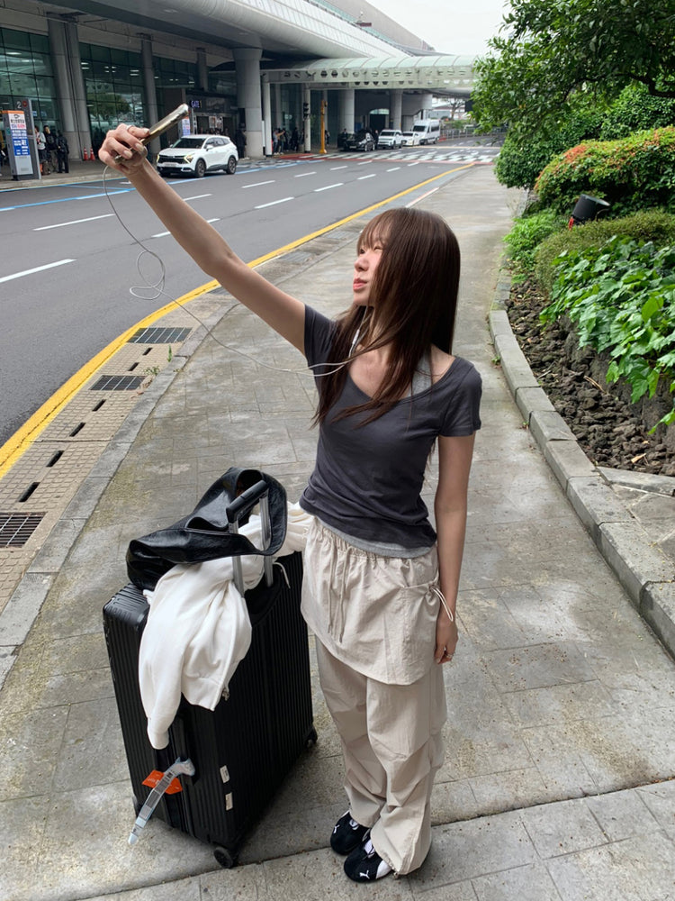 掛頸暗紋理細節上衣