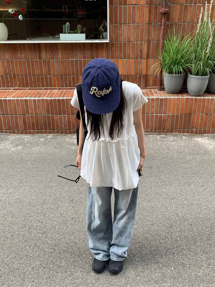 側弧壓線口袋細節牛仔褲