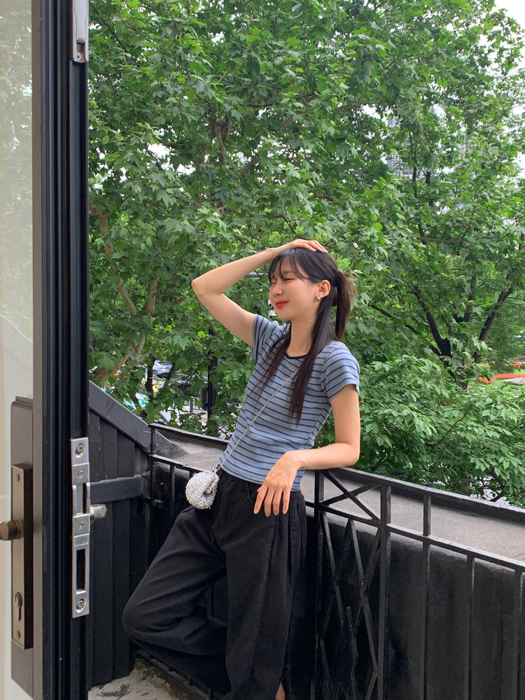 美背條紋撞色細節上衣