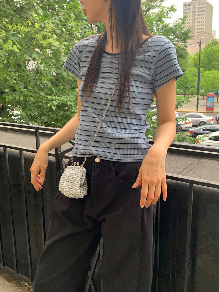美背條紋撞色細節上衣