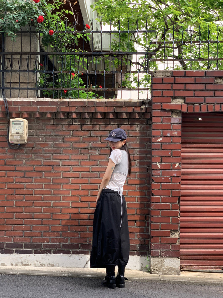 露腰綁帶細節背心