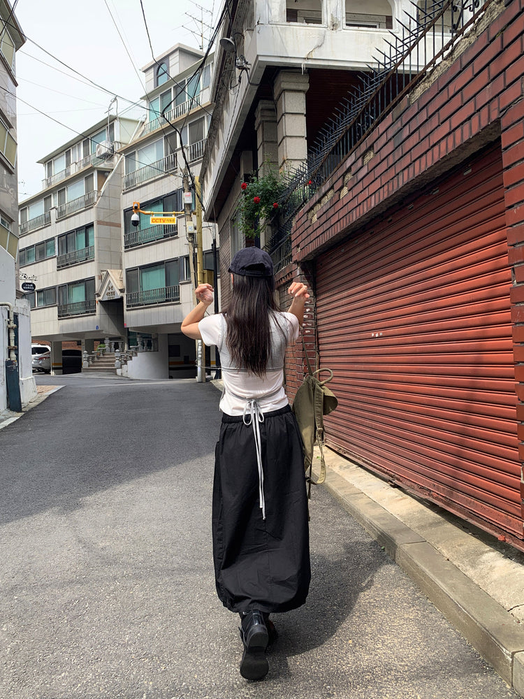 露腰綁帶細節背心