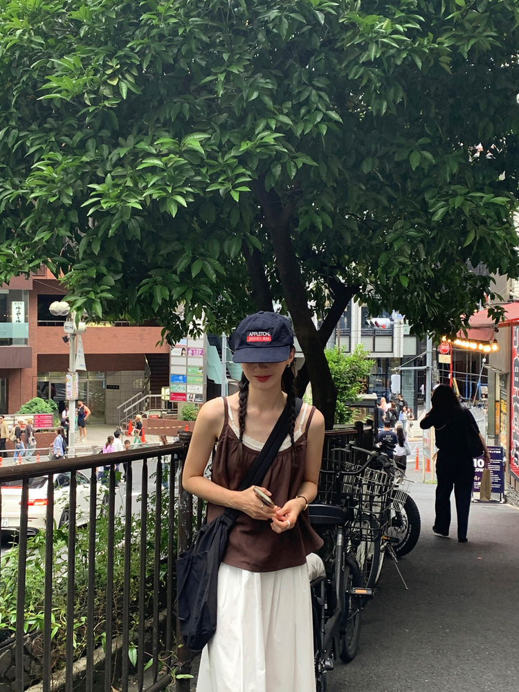 細肩帶壓褶寬鬆上衣