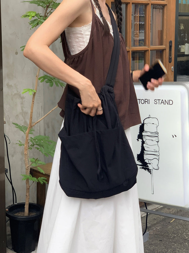 細肩帶壓褶寬鬆上衣