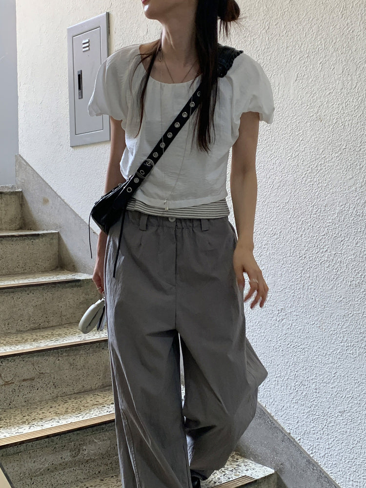 泡泡袖抓皺露腰細節上衣