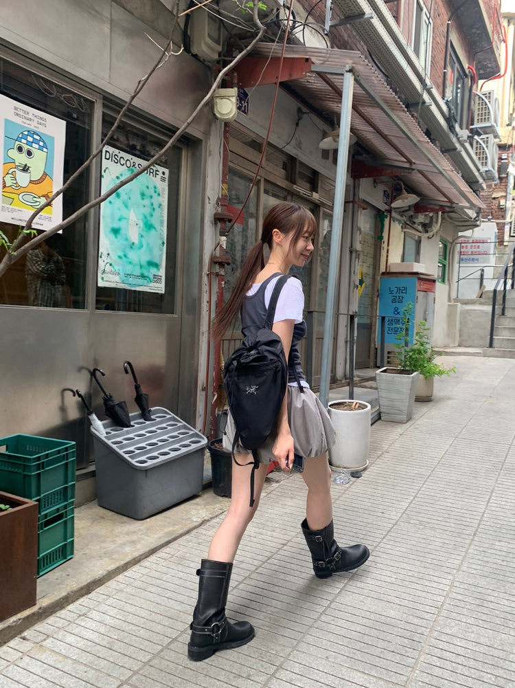 微透U領修腰上衣