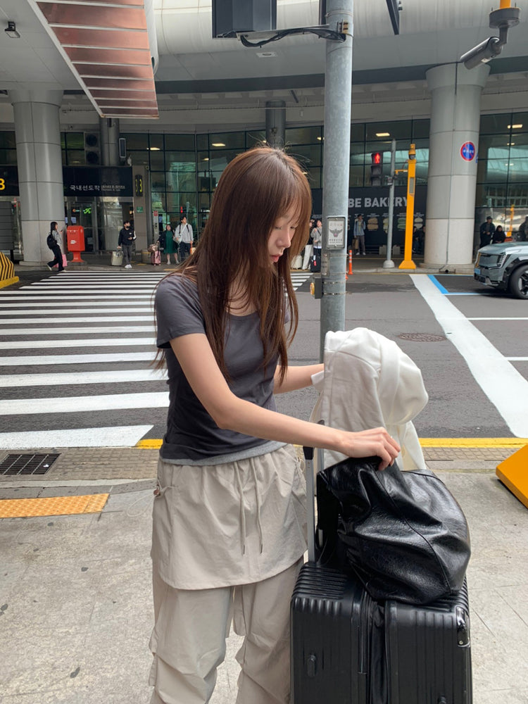 掛頸暗紋理細節上衣