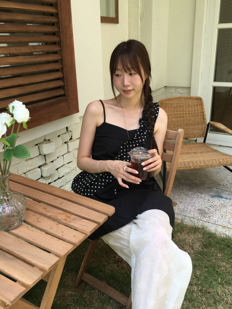 美背線條綁帶細節連身裙