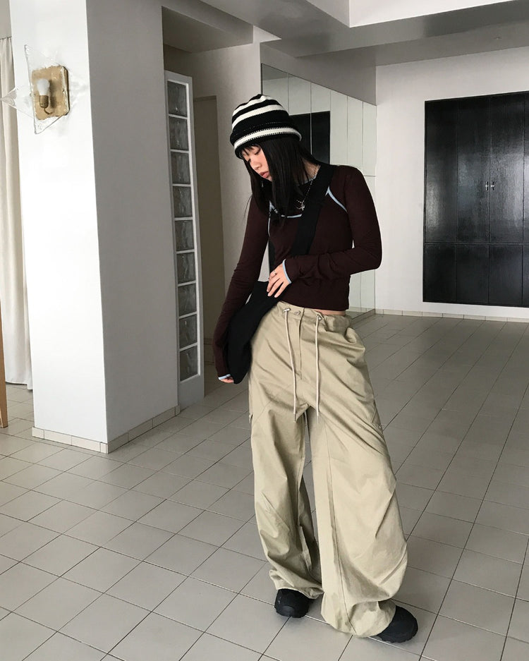 透膚撞色邊細節上衣