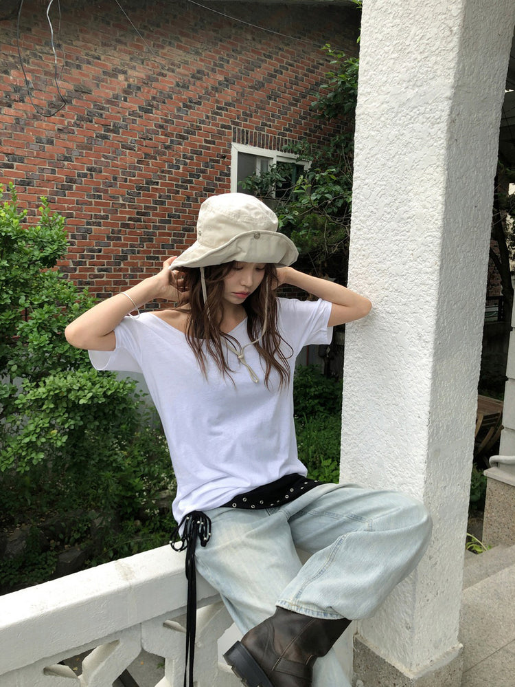 美肩不修邊細節寬鬆上衣