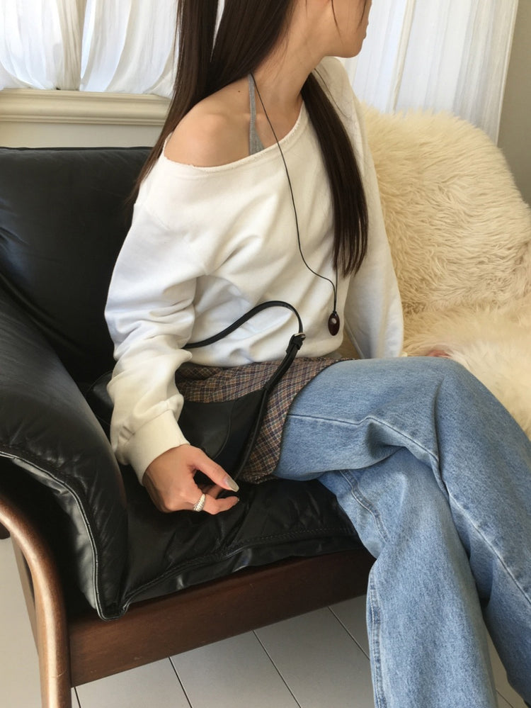 美色不修邊露肩上衣