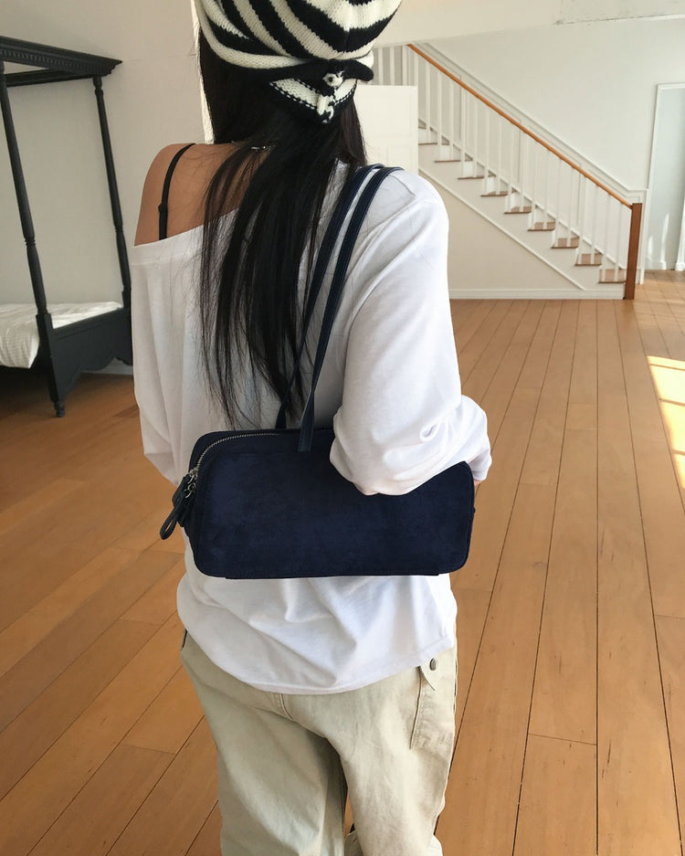 美肩復古圖案細節上衣