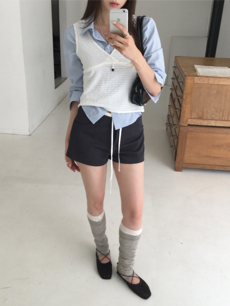 暗紋蕾絲細節交疊背心