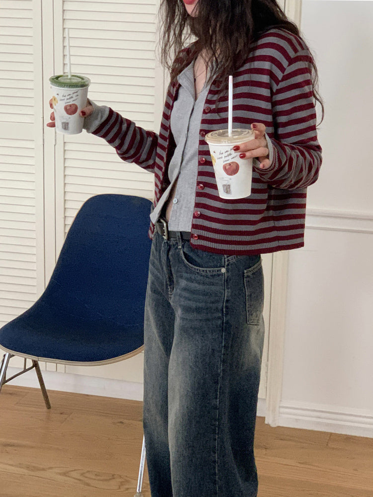美色後壓線細節直腿牛仔褲