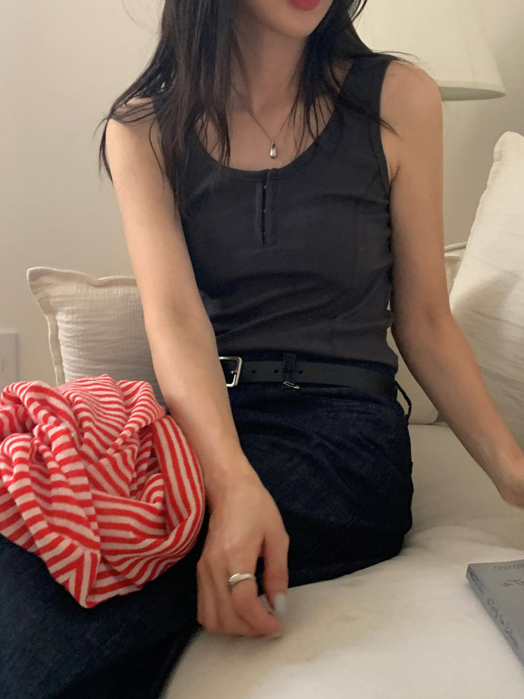 U領鉤扣細節背心