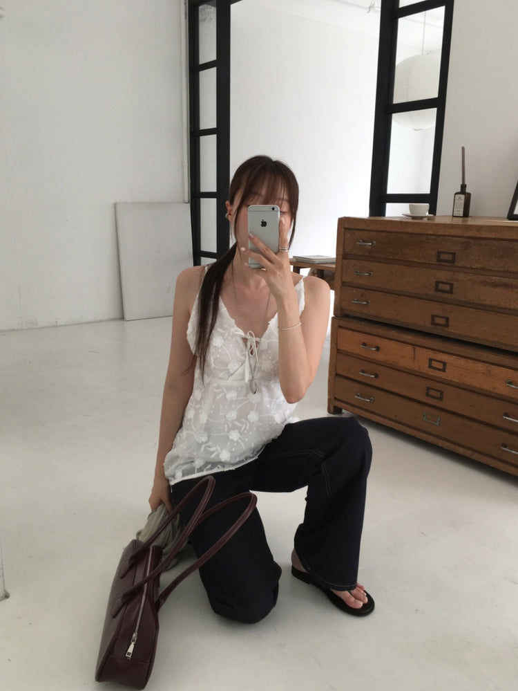 微透立體花綁帶細節上衣