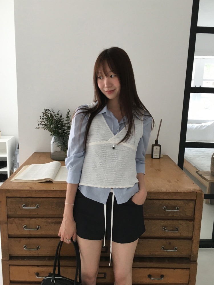 暗紋蕾絲細節交疊背心