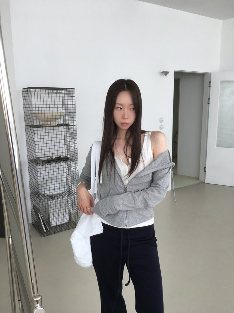 U領扣鈕細節寬鬆背心