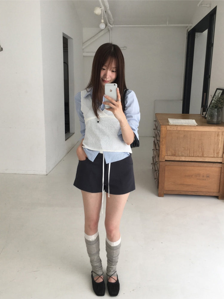 暗紋蕾絲細節交疊背心