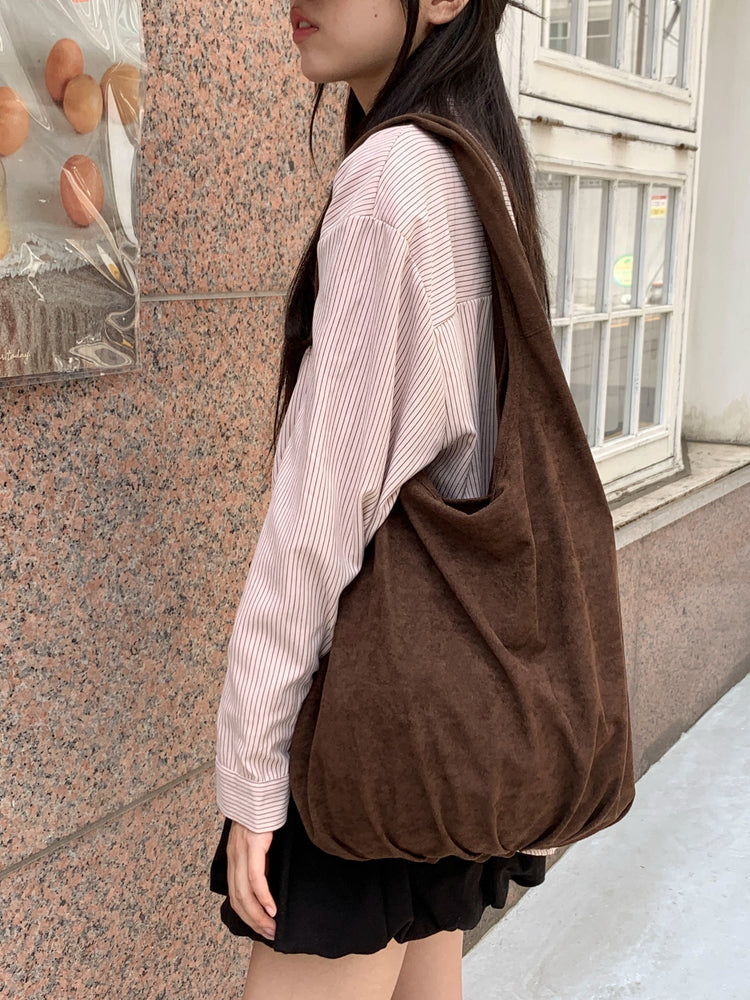 麂皮絨抓皺細節hobo bag(附小袋)