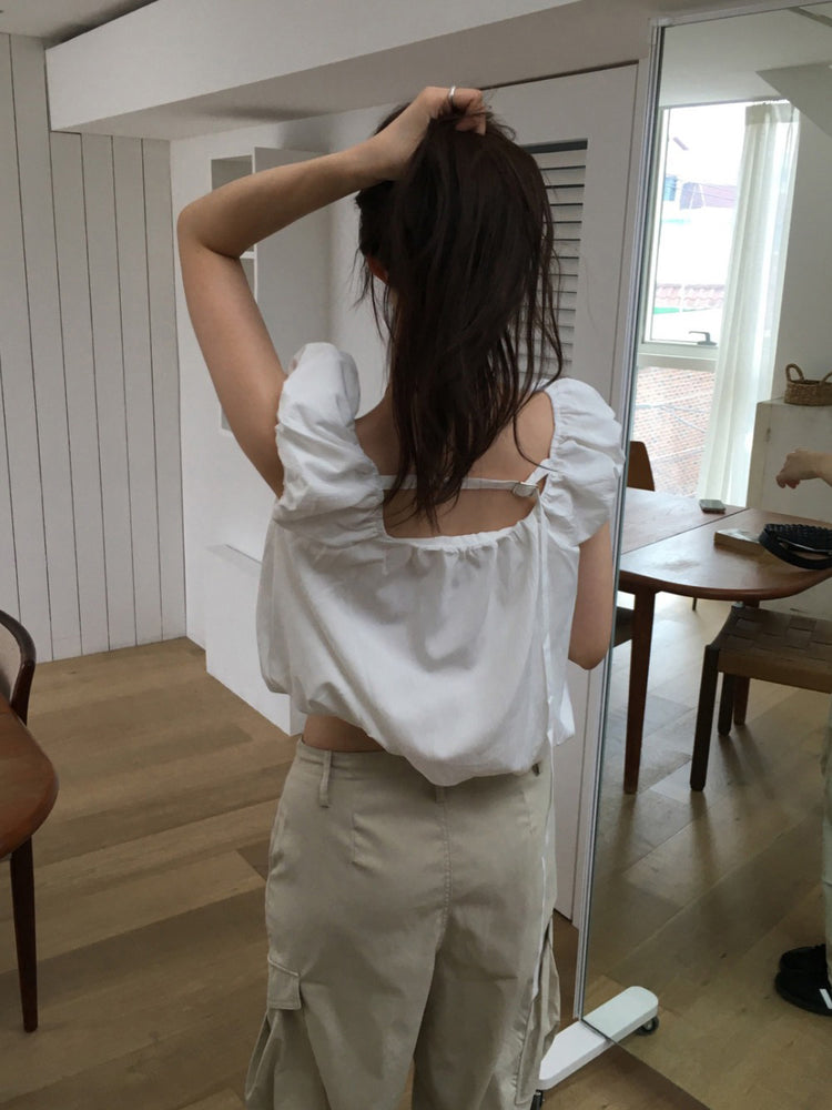 泡泡袖美背系帶上衣