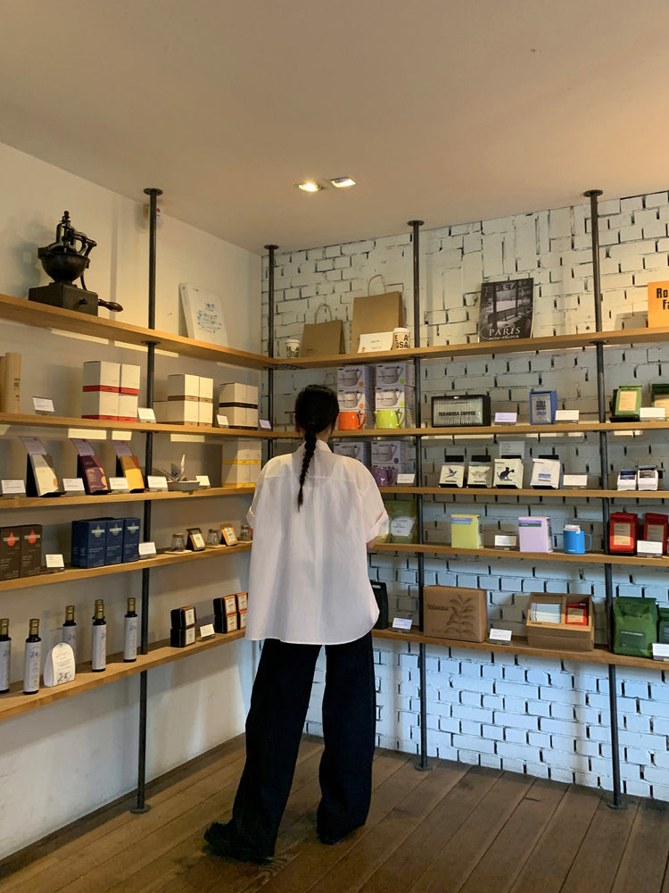 弧壓線細節牛仔褲
