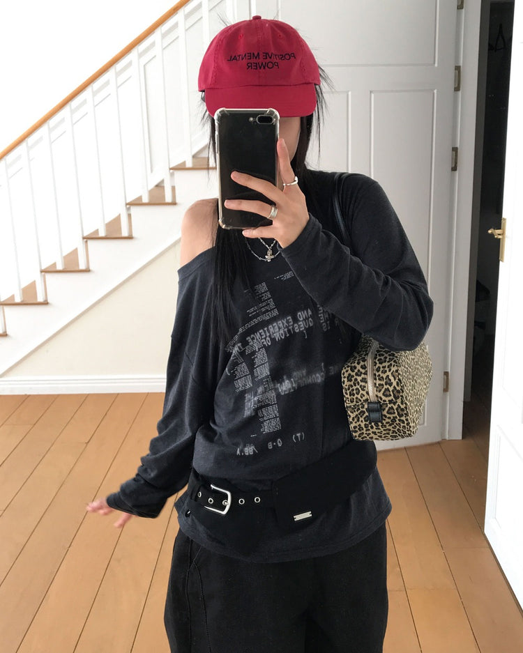 美肩復古圖案細節上衣