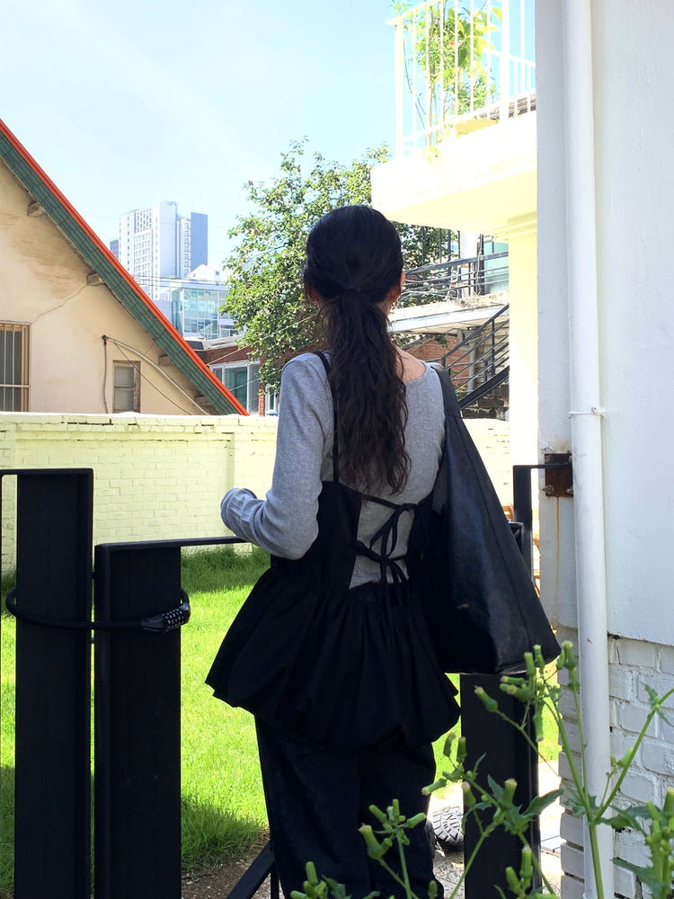 細帶泡泡下擺綁帶細節上衣