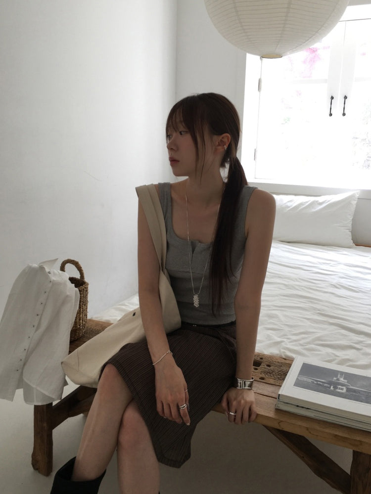 U領排鈕修身背心