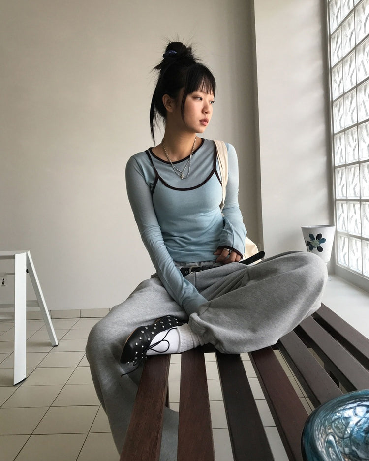 透膚撞色邊細節上衣
